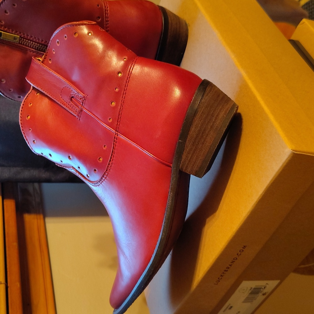 Lucky Brand Rossa Ankle Boots - Picture 2 of 6